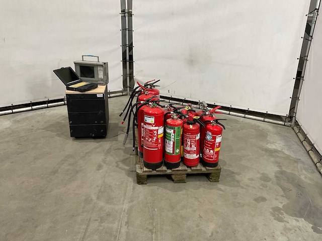 Brandblussers en kantoor benodigdheden - afbeelding 1 van  8