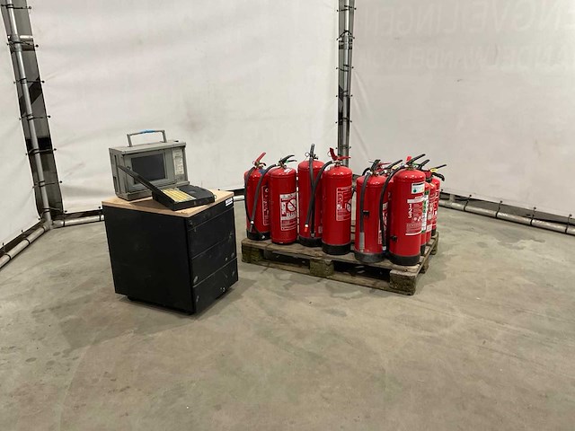 Brandblussers en kantoor benodigdheden - afbeelding 2 van  8