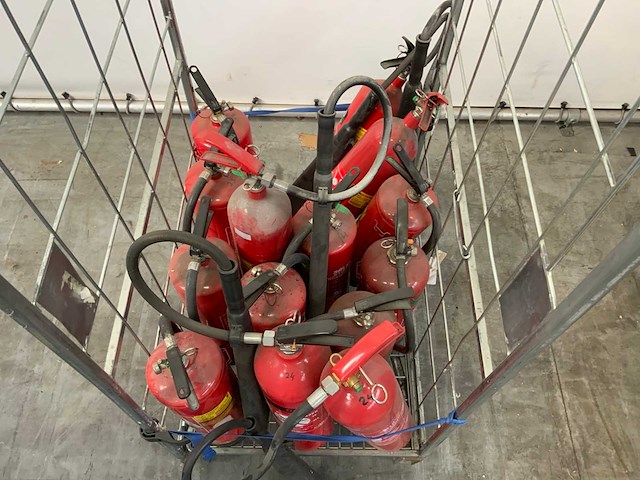 Brandblussers in rolcontainer - afbeelding 3 van  7