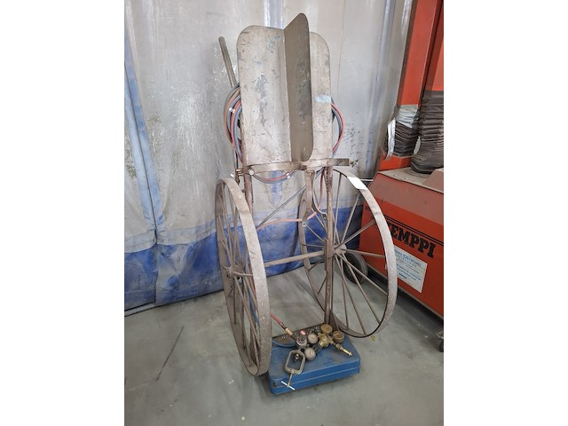 Branderset op steekwagen - afbeelding 1 van  6