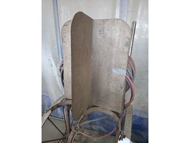 Branderset op steekwagen - afbeelding 5 van  6