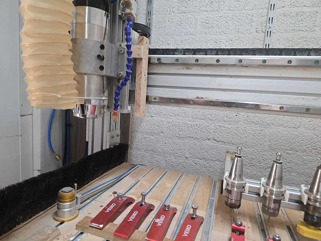 Brandless - cnc milling machine - 2020 - afbeelding 4 van  11