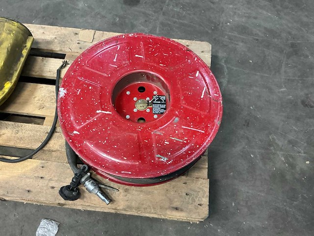 Brandslang op haspel - afbeelding 1 van  4