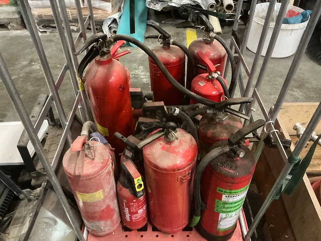 Brandslanghaspels en brandblussers - afbeelding 3 van  4