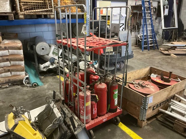 Brandslanghaspels en brandblussers - afbeelding 4 van  4