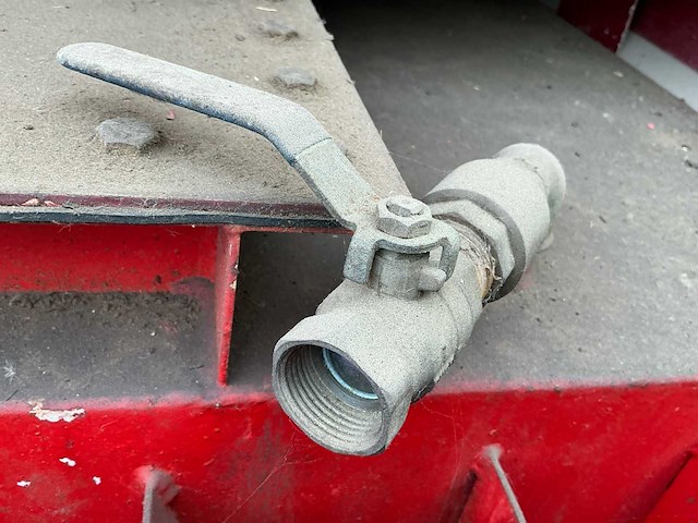 Brandsstof tank - afbeelding 9 van  9