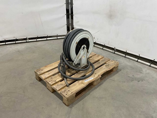 Brandstof haspel met nozzle - afbeelding 1 van  5