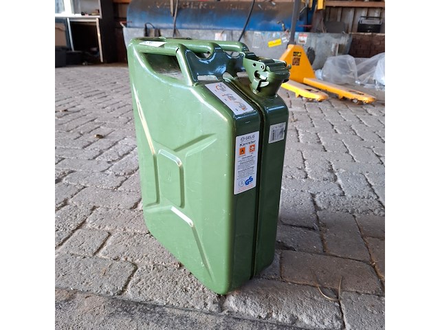 Brandstof jerrycan 20 liter - afbeelding 2 van  5