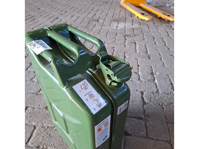 Brandstof jerrycan 20 liter - afbeelding 3 van  5