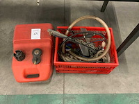 Brandstof tank en anker - afbeelding 1 van  2