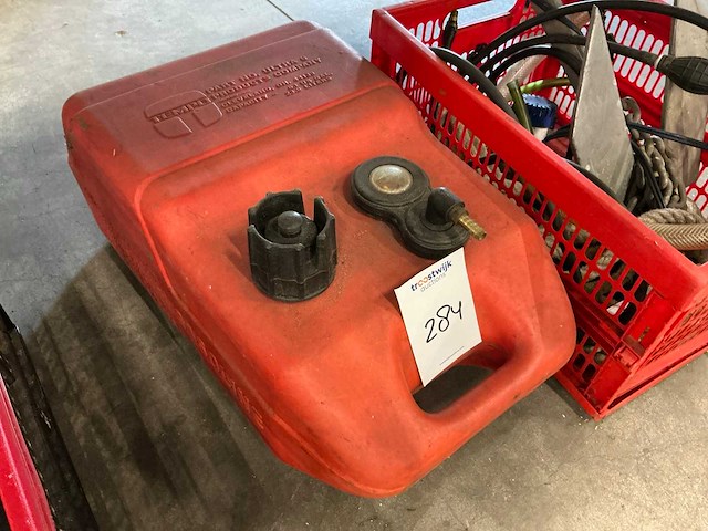 Brandstof tank en anker - afbeelding 2 van  4