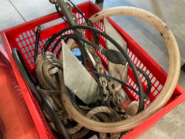 Brandstof tank en anker - afbeelding 4 van  4