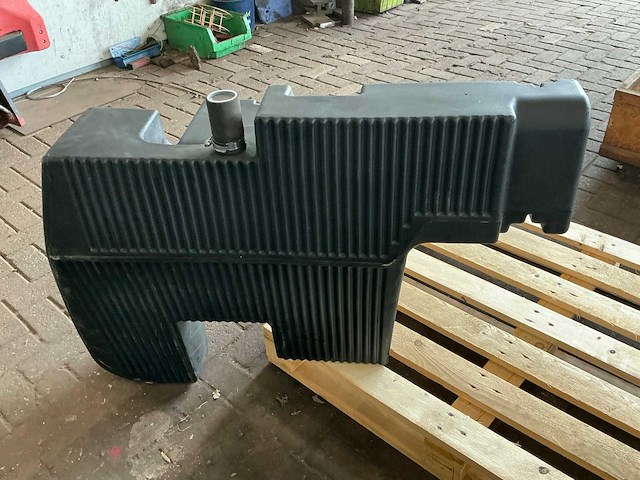 Brandstof tank ( new holland t7270 ) - afbeelding 1 van  5