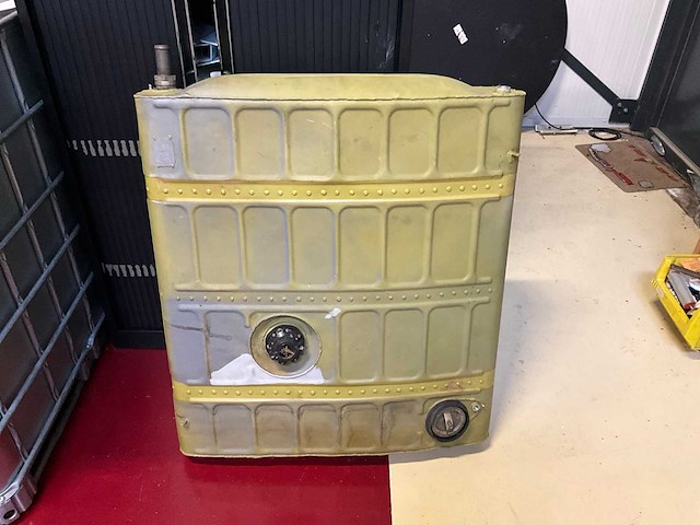 Brandstof tank - afbeelding 1 van  7