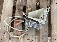 Brandstofpomp 12 volt - afbeelding 1 van  3