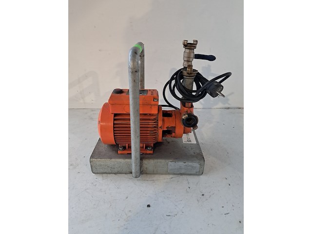 Brandstofpomp 230v voor brandstoftank ~ calpeda, cam60e, bouwjaar 2014 - afbeelding 1 van  5