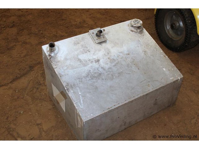 Brandstoftank - 35x63x45cm - afbeelding 1 van  4