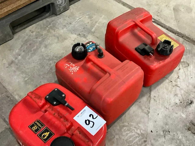 Brandstoftank (3x) - afbeelding 3 van  4