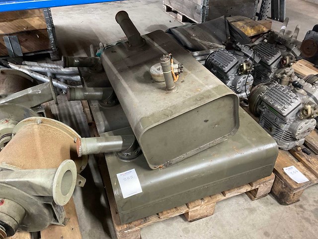 Brandstoftank (4x) - afbeelding 2 van  4