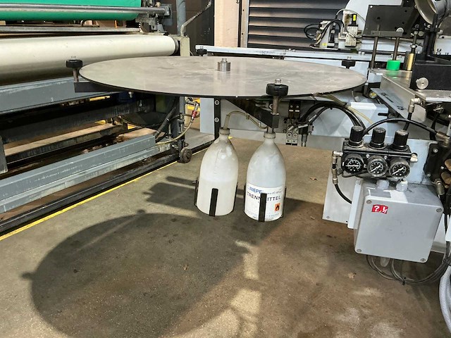 Brandt - 2011 - kdf 880 - kantaanlijmmachine - afbeelding 5 van  34