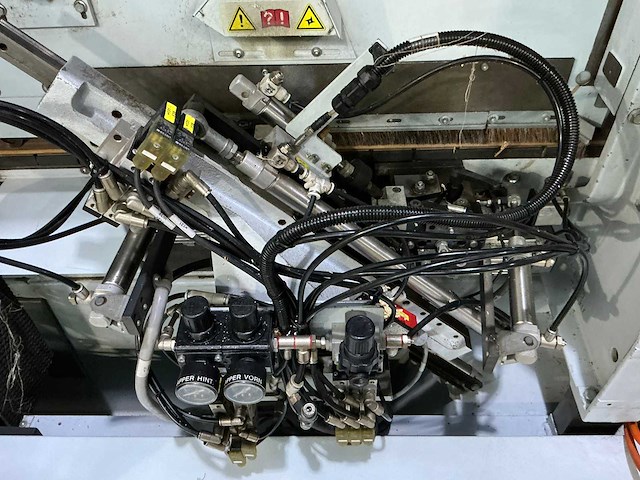 Brandt - 2011 - kdf 880 - kantaanlijmmachine - afbeelding 6 van  34