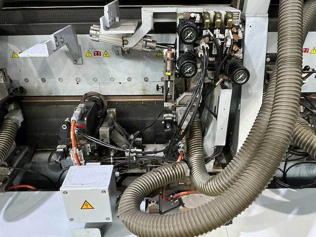 Brandt - 2011 - kdf 880 - kantaanlijmmachine - afbeelding 11 van  34
