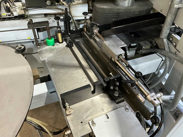 Brandt - 2011 - kdf 880 - kantaanlijmmachine - afbeelding 21 van  34