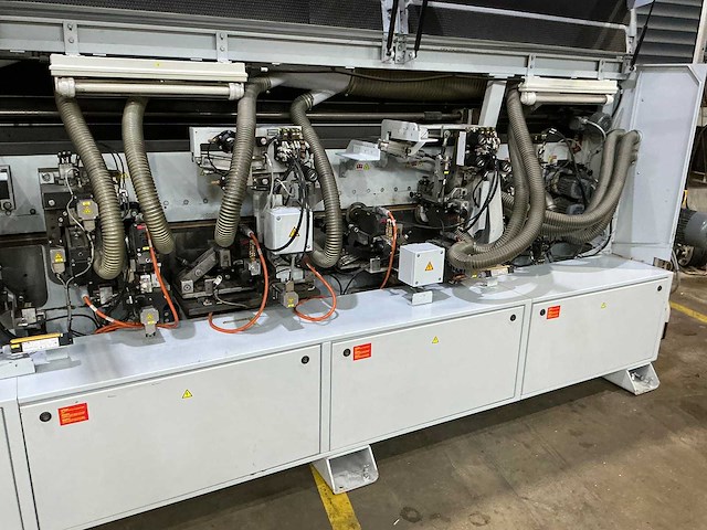 Brandt - 2011 - kdf 880 - kantaanlijmmachine - afbeelding 32 van  34