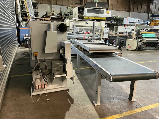 Brandt - 2011 - kdf 880 - kantaanlijmmachine - afbeelding 33 van  34