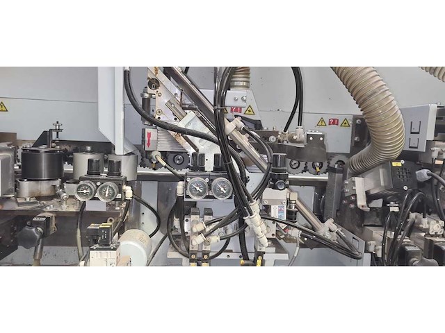 Brandt - 2014 - kdf210 - cnc kantenaanlijmmachine - afbeelding 7 van  18