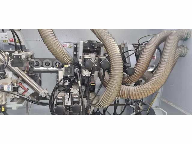 Brandt - 2014 - kdf210 - cnc kantenaanlijmmachine - afbeelding 9 van  18