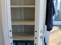 Brandvertragende kast met kapstok. afmeting 95 x 55 cm. hoogte 195 cm - afbeelding 3 van  4