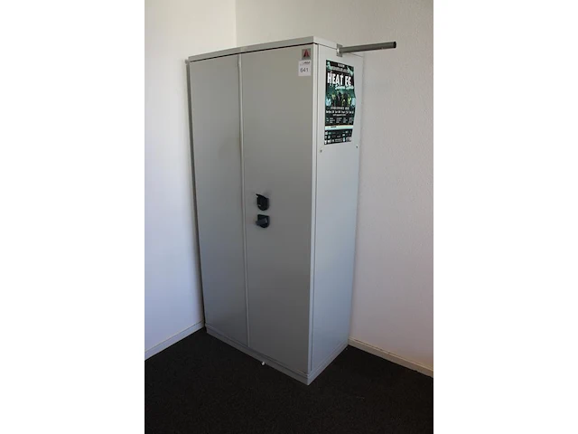 Brandvertragende kast profiler. afmeting 93 x 52 cm. hoogte 195 cm - afbeelding 2 van  3