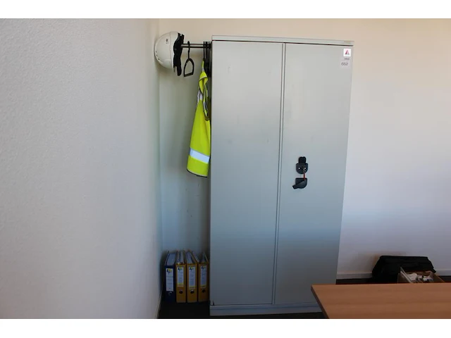Brandvertragende kast profiler. afmeting 93 x 52 cm. hoogte 195 cm - afbeelding 1 van  4