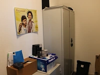 Brandvertragende kast profiler. schade aan strip rechterdeur. afmeting 93 x 52 cm. hoogte 195 cm