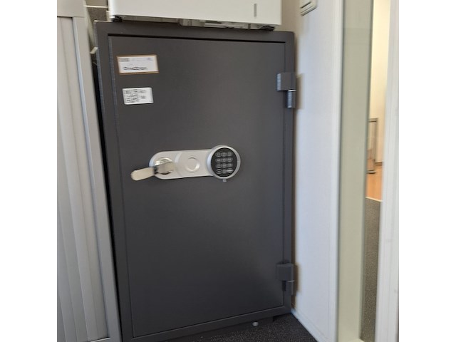 Brandvertragende kluis met code ecb-s, salvus torino 4, bouwjaar 2011 - afbeelding 2 van  5