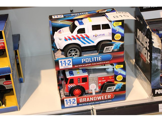 Brandweer en politiewagen met licht en geluid. - afbeelding 1 van  2