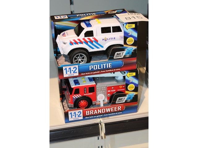 Brandweer en politiewagen met licht en geluid. - afbeelding 2 van  2