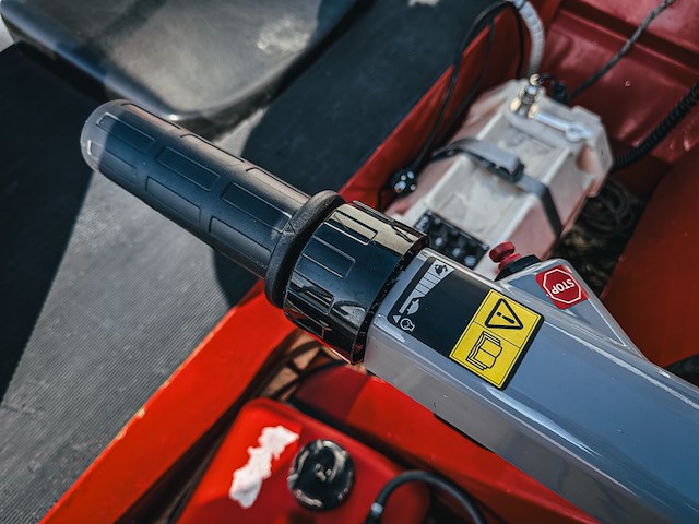 Brandweerboot met buitenboordmotor, honda, bf20d, op boottrailer, pega - afbeelding 7 van  27