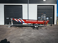 Brandweerboot met buitenboordmotor, honda, bf20d, op boottrailer, pega - afbeelding 12 van  27