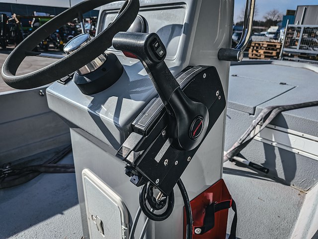 Brandweerboot met buitenboordmotor, mercury, f15elpt, op boottrailer, pega - afbeelding 7 van  28