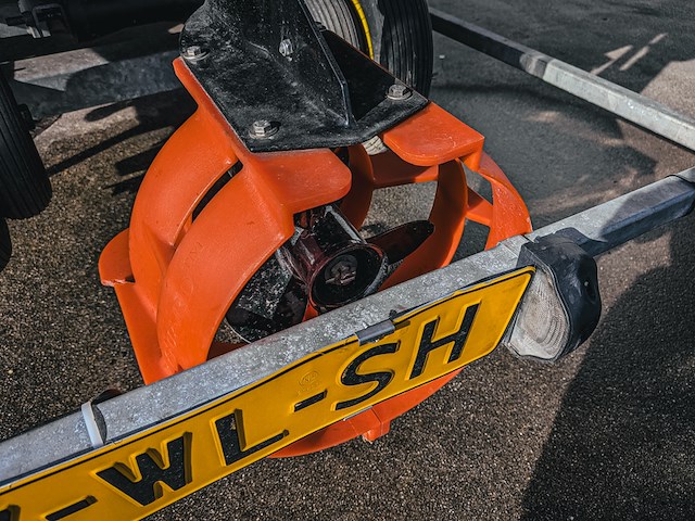 Brandweerboot met buitenboordmotor, mercury, f15elpt, op boottrailer, pega - afbeelding 9 van  28