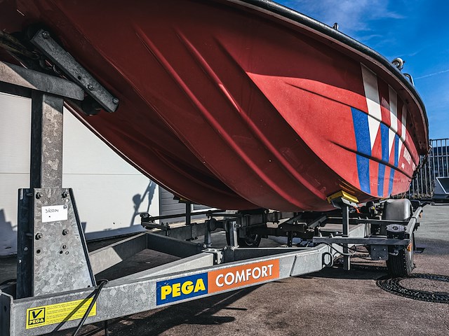 Brandweerboot met buitenboordmotor, mercury, f15elpt, op boottrailer, pega - afbeelding 15 van  28