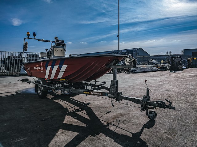 Brandweerboot met buitenboordmotor, mercury, f15elpt, op boottrailer, pega - afbeelding 25 van  28