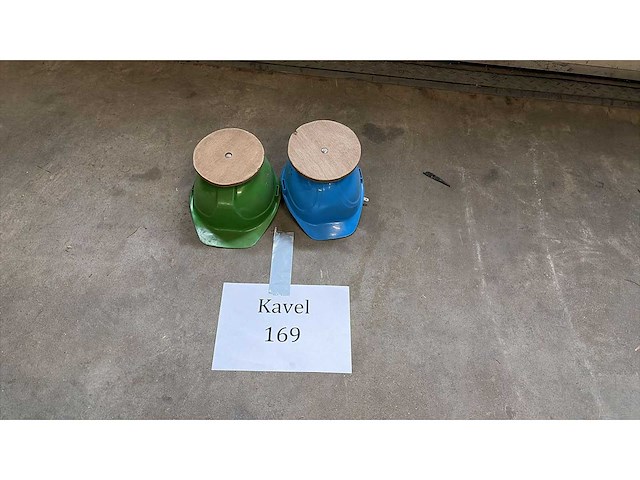 Brandweerhelm met plateautje (2x) - afbeelding 1 van  1