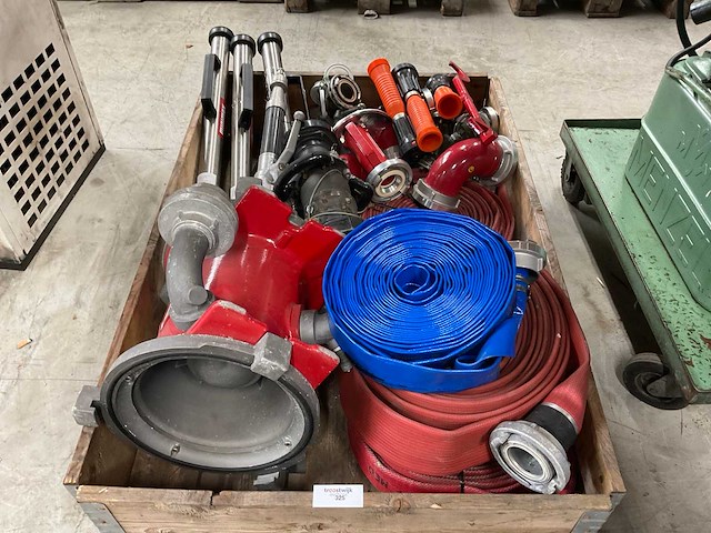 Brandweermateriaal - afbeelding 1 van  5