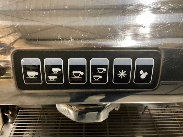 Brasilia 2-groeps koffiemachine met waterontharder - afbeelding 4 van  5