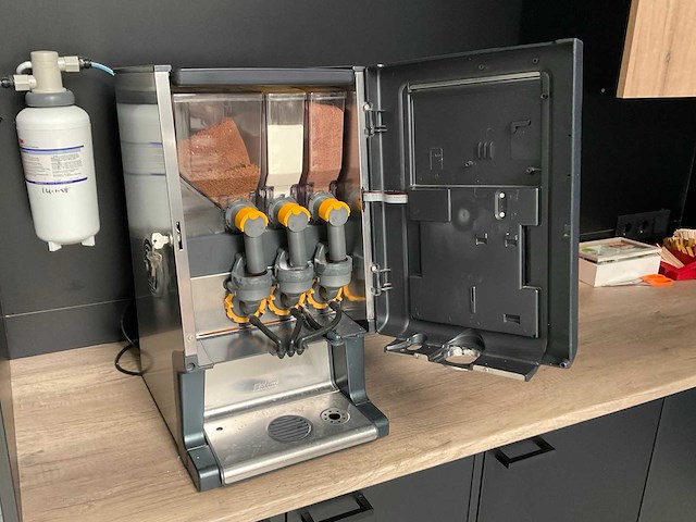 Bravilor bonamat koffiemachine - afbeelding 2 van  2