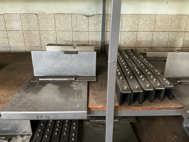 Bredapack tl 1200 conserve verpakkingmachine - afbeelding 9 van  10
