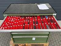 Brede lista ladenkast - gevuld met boren etc. - werkplaatsmeubilair - afbeelding 4 van  11